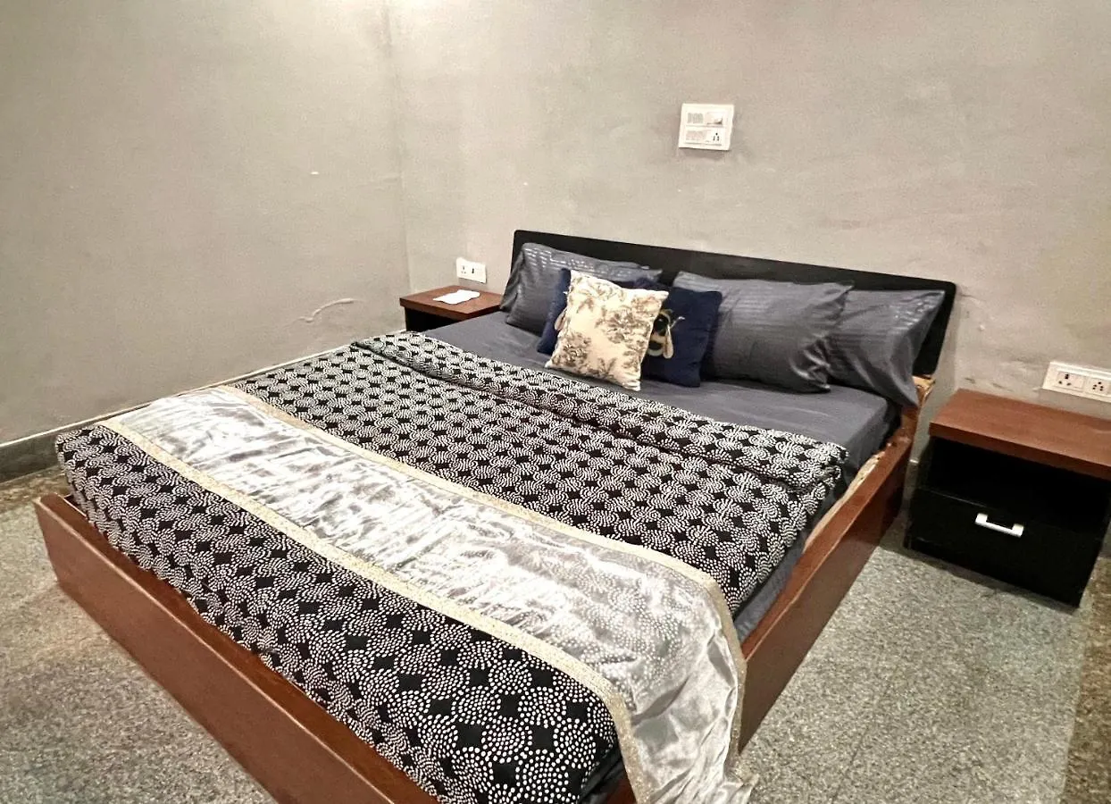 Room With Attach Washroom On Main Road- Rajiv Chowk 古尔冈 印度